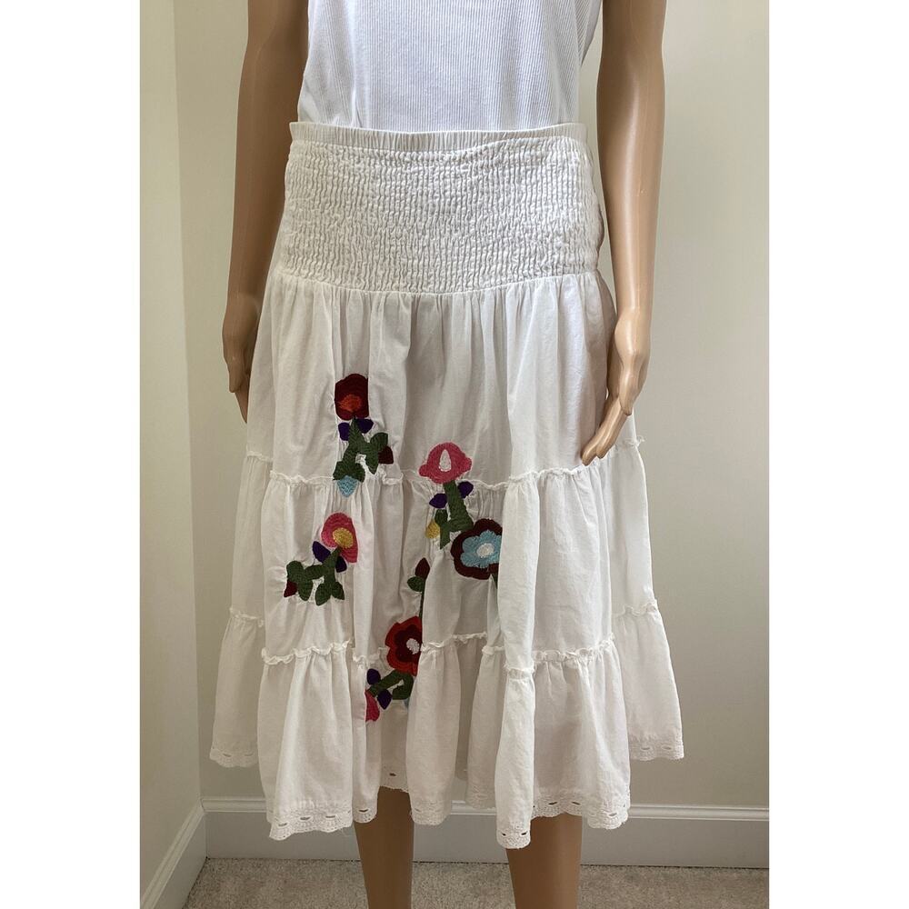 Ashley Bernardo white tiered skirt smocked waistband floral embroidery sz M